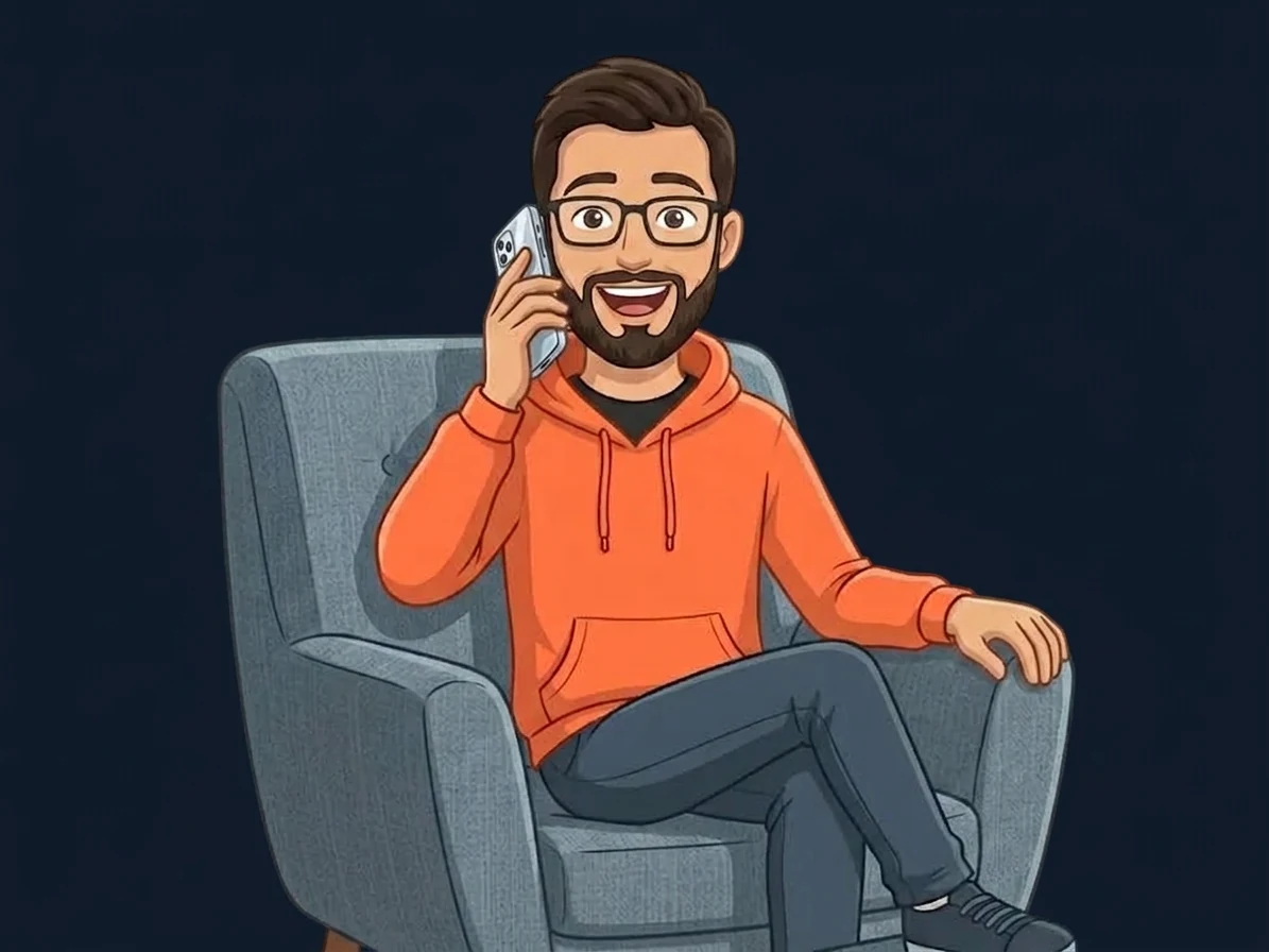 Ilustrație cu un dezvoltator zâmbind în timp ce vorbește la telefon dintr-un fotoliu